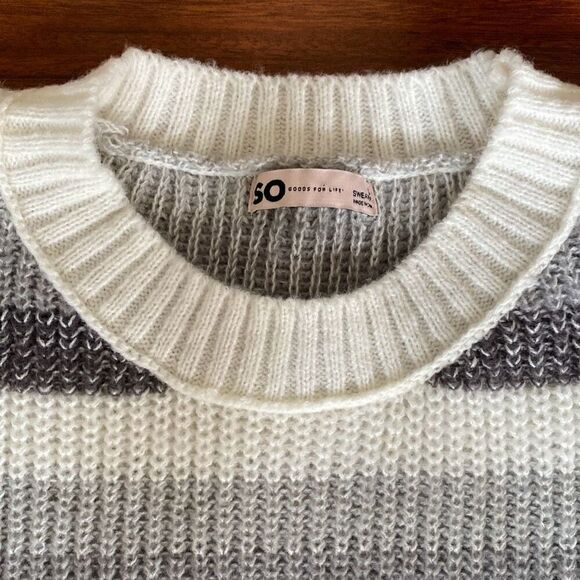 🔥3/$20🔥 SO striped knit pullover sweater size S - Picture 6 of 12